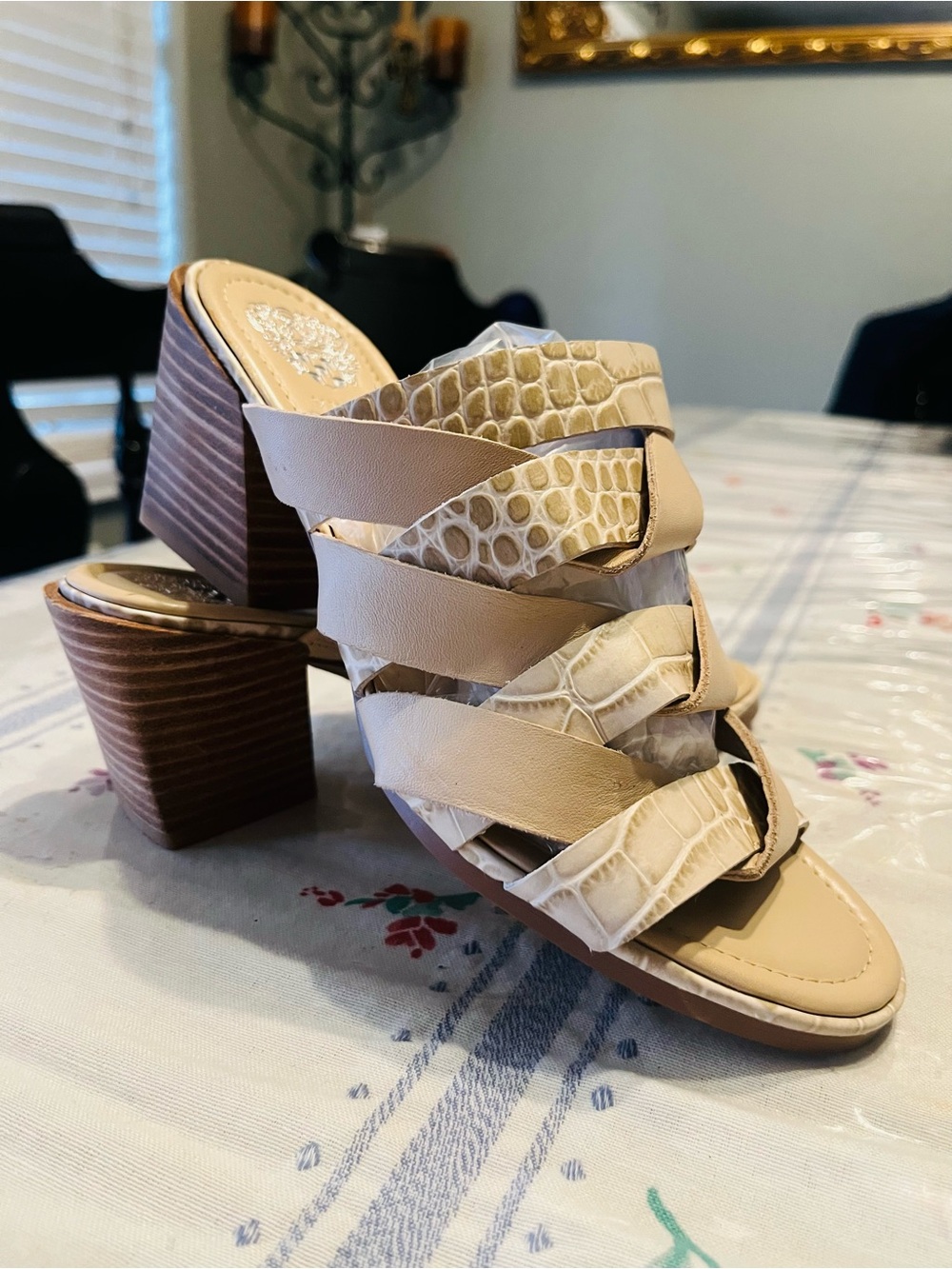 Vince Camuto Woman’s Criss Cross Heel Sandals Size 6.5 M/37.